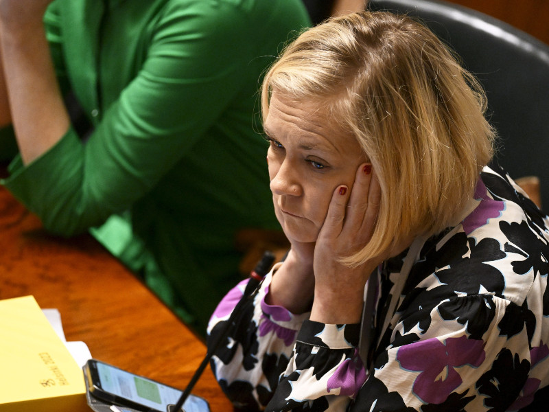 Debate Rages: Parliament Tackles Influx Of Undocumented Migrants Debate Rages: Parliament Tackles Influx Of Undocumented Migrants