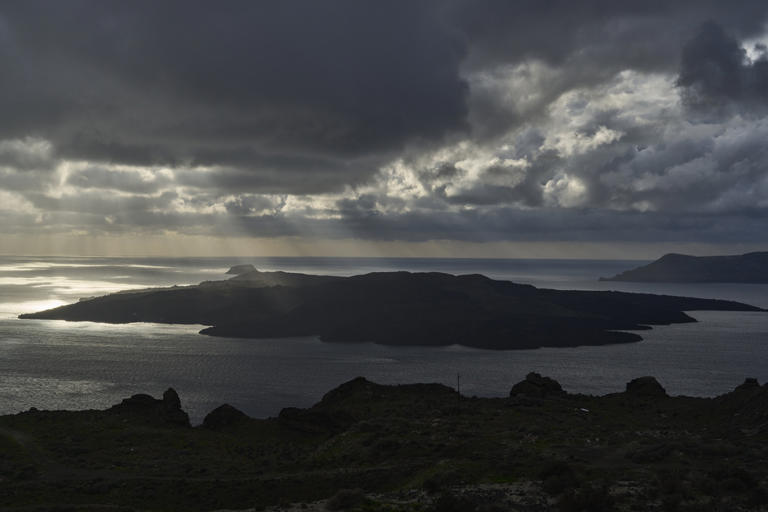 Declining Earthquake Frequency In Santorini: A Scientist's Perspective On The Uncertain Outlook Declining Earthquake Frequency In Santorini: A Scientist's Perspective On The Uncertain Outlook