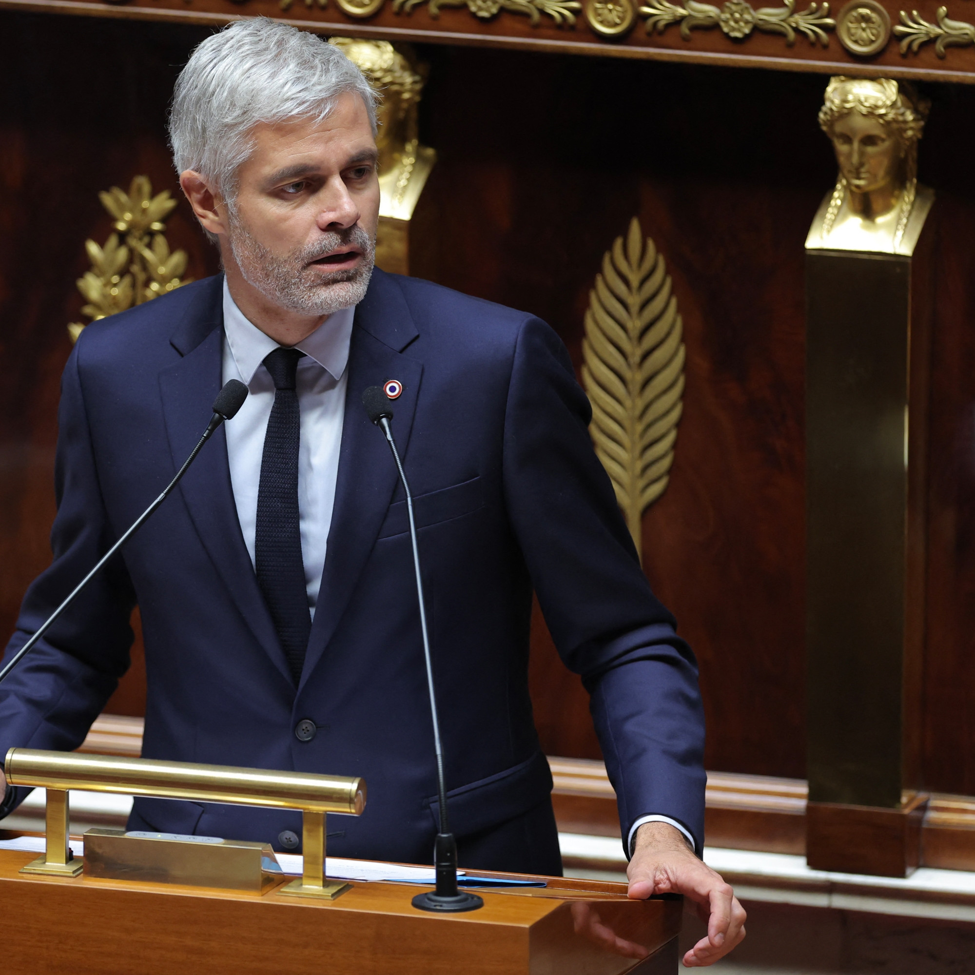 Déportation Des OQTF À Saint-Pierre-et-Miquelon : Laurent Wauquiez Maintient Le Cap Malgré Les Critiques