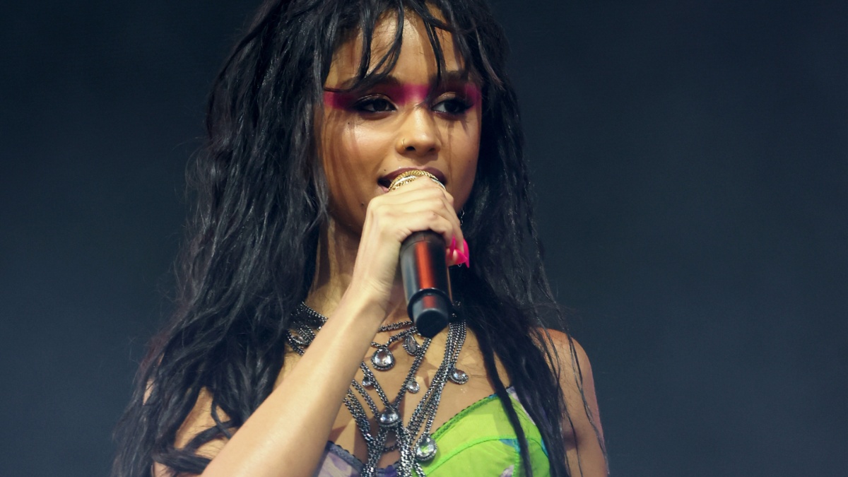 Did Tyla Copy Britney Spears? Coachella 2025 Outfit Sparks Debate Did Tyla Copy Britney Spears? Coachella 2025 Outfit Sparks Debate