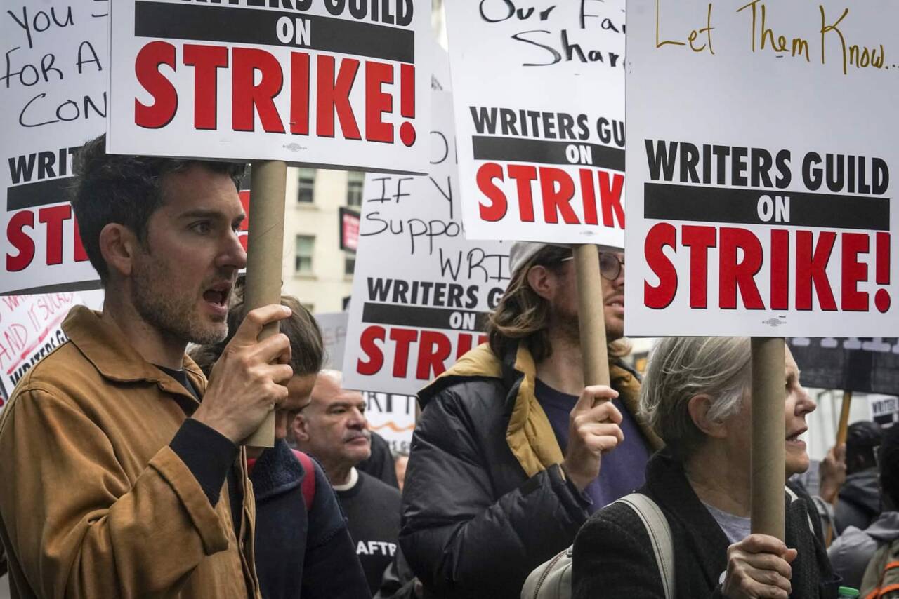 Double Strike Cripples Hollywood: Writers And Actors Unite Against Studios Double Strike Cripples Hollywood: Writers And Actors Unite Against Studios