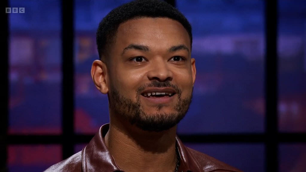 Dragon Den Showdown: Entrepreneur Snubs Two Investors For Risky Deal Dragon Den Showdown: Entrepreneur Snubs Two Investors For Risky Deal