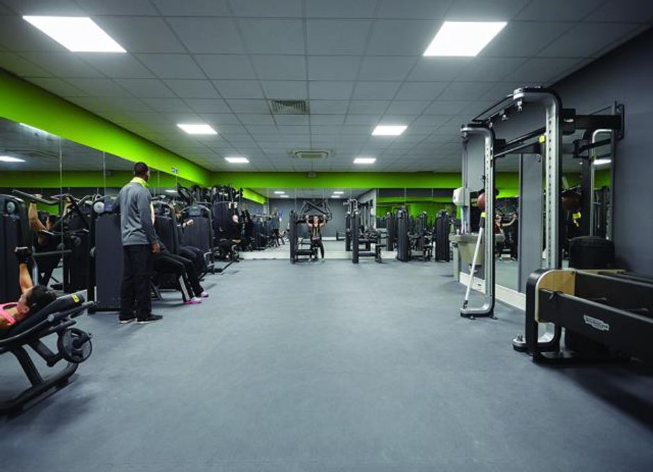 Dragon Den's [Investor Name] Backs New Padel Courts At Chafford Hundred Health Club