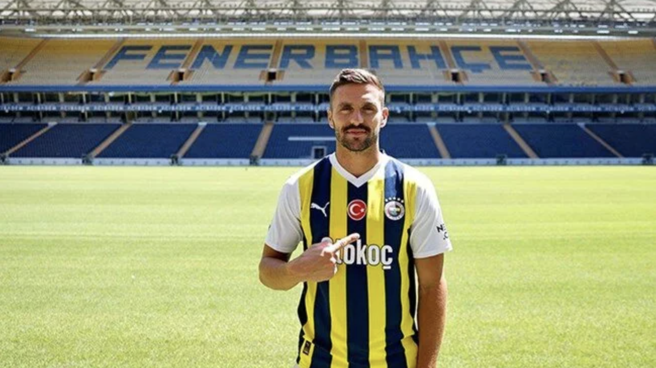 Dusan Tadic'in Fenerbahçe'deki Etkisi: Tarihe Geçen Bir Başlangıç Dusan Tadic'in Fenerbahçe'deki Etkisi: Tarihe Geçen Bir Başlangıç