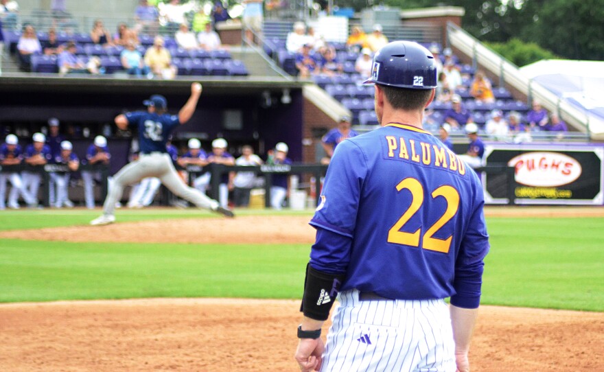 ECU Parker Byrd: Amputee Makes College Baseball History ECU Parker Byrd: Amputee Makes College Baseball History