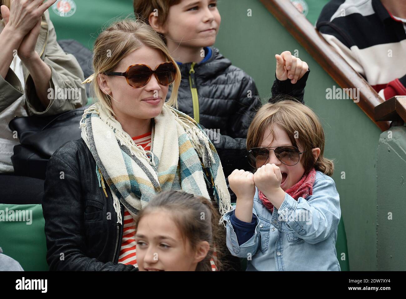 Élever Trois Enfants Avec Un Écart D'Âge Important : Le Cas De Mélanie Thierry Et Raphaël