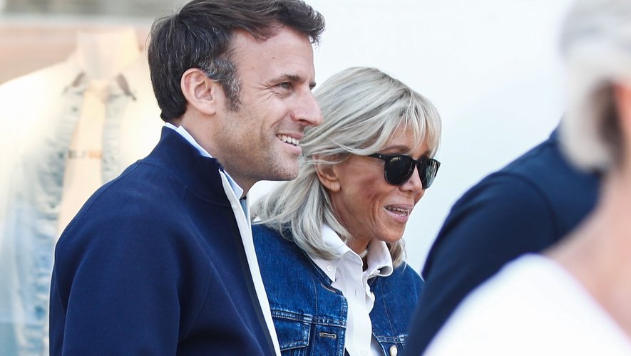 Emmanuel Macron Et Brigitte : Une Intimité Dévoilée Après Des Années De Mariage Emmanuel Macron Et Brigitte : Une Intimité Dévoilée Après Des Années De Mariage