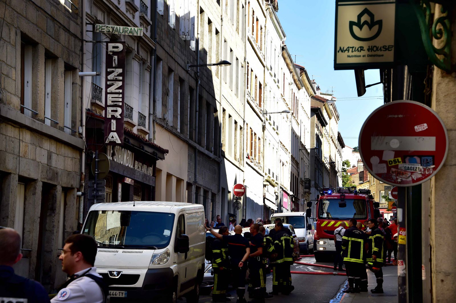 Enquête À Dijon Après Un Accident Rue Michel-Servet : Le Conducteur Impliqué Se Dénonce Enquête À Dijon Après Un Accident Rue Michel-Servet : Le Conducteur Impliqué Se Dénonce