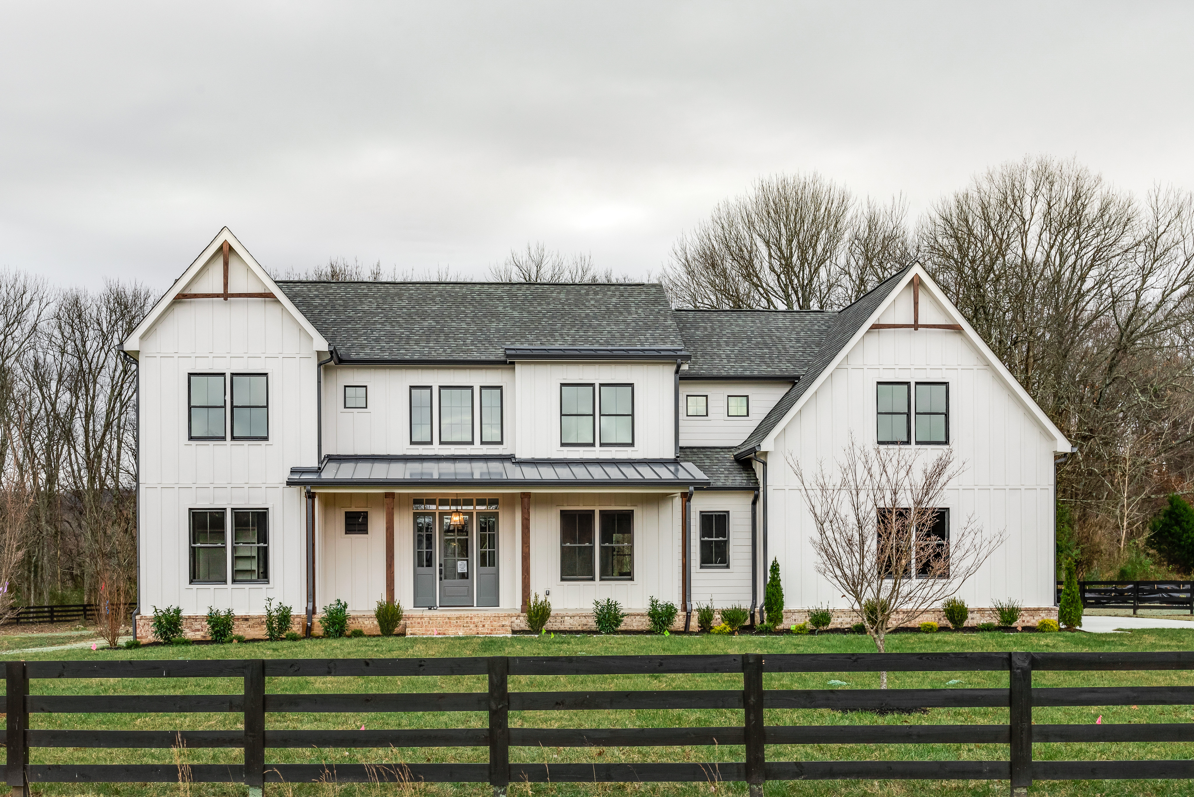 Escape To The Country: Balancing Rural Life With Modern Amenities Escape To The Country: Balancing Rural Life With Modern Amenities