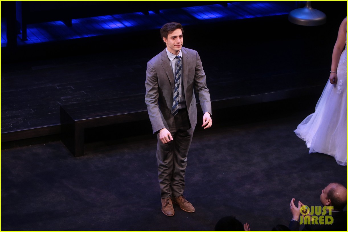 Étoile: A Spring Awakening Reunion For Gideon Glick And Jonathan Groff Étoile: A Spring Awakening Reunion For Gideon Glick And Jonathan Groff