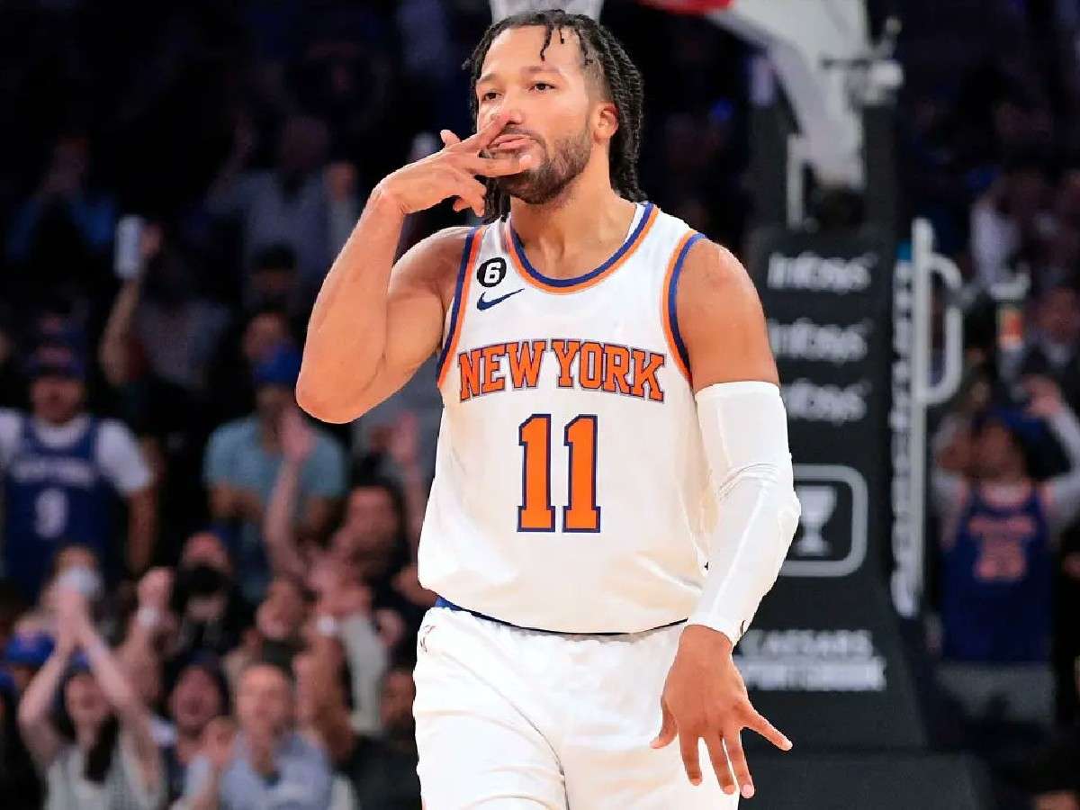 Exclusive: Knicks Fan's Petition To Replace Lady Liberty With Jalen Brunson Gains Traction Exclusive: Knicks Fan's Petition To Replace Lady Liberty With Jalen Brunson Gains Traction