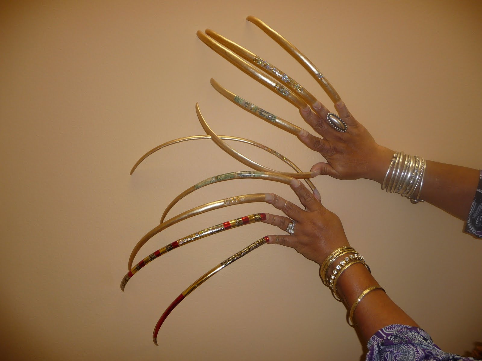 Expert Guide To Extra Long Nails: Beauty School Edition Expert Guide To Extra Long Nails: Beauty School Edition