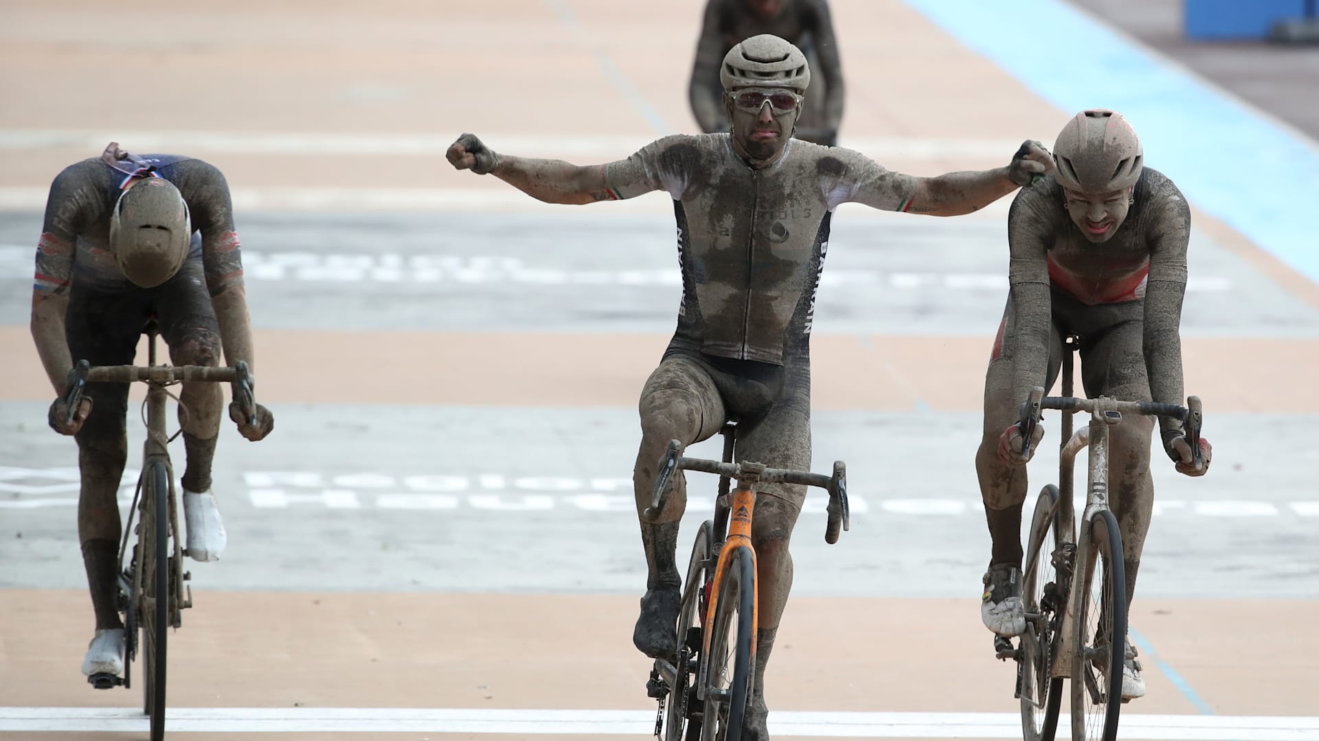 Exploring Gravel Bike Technology: Paris-Roubaix 2025 Edition Exploring Gravel Bike Technology: Paris-Roubaix 2025 Edition