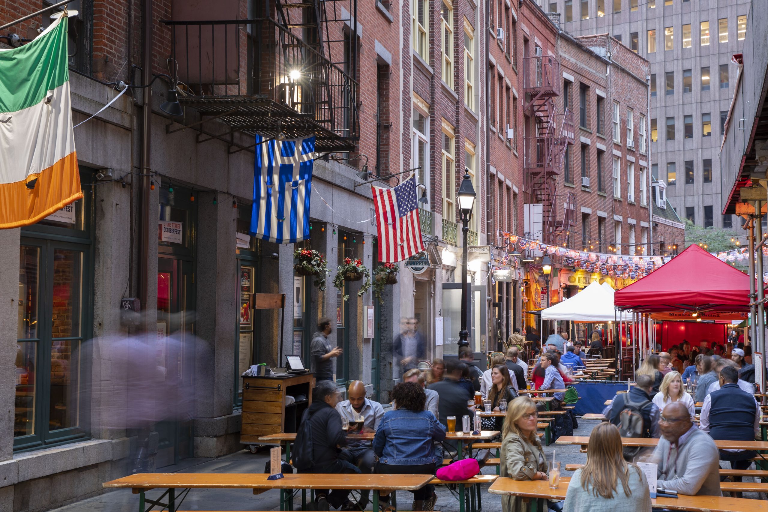 Exploring The Downtown Manhattan Real Estate Market: A Focus On High-Net-Worth Buyers Exploring The Downtown Manhattan Real Estate Market: A Focus On High-Net-Worth Buyers