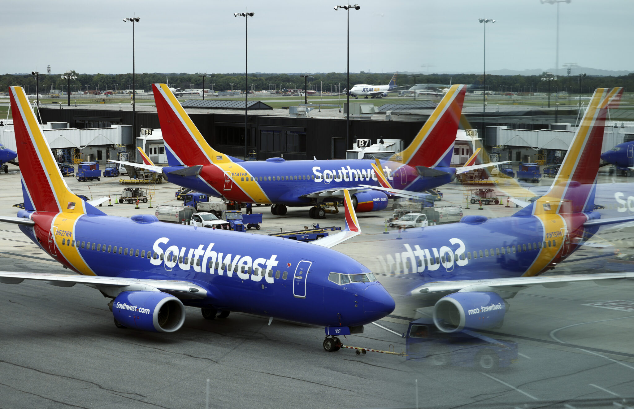 Extensive United Airlines Flight Cancellations From Newark: FAA Impact Extensive United Airlines Flight Cancellations From Newark: FAA Impact