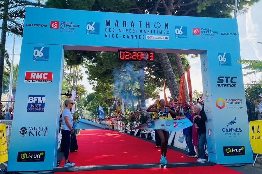 Fastest Trans-Australia Run: New Record Set Fastest Trans-Australia Run: New Record Set