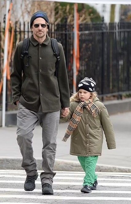 Father-Daughter Duo: Bradley Cooper And Lea At Super Bowl 2025 Father-Daughter Duo: Bradley Cooper And Lea At Super Bowl 2025