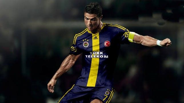 Fenerbahçe İçin Danimarka'dan Ronaldo Çağrısı Fenerbahçe İçin Danimarka'dan Ronaldo Çağrısı