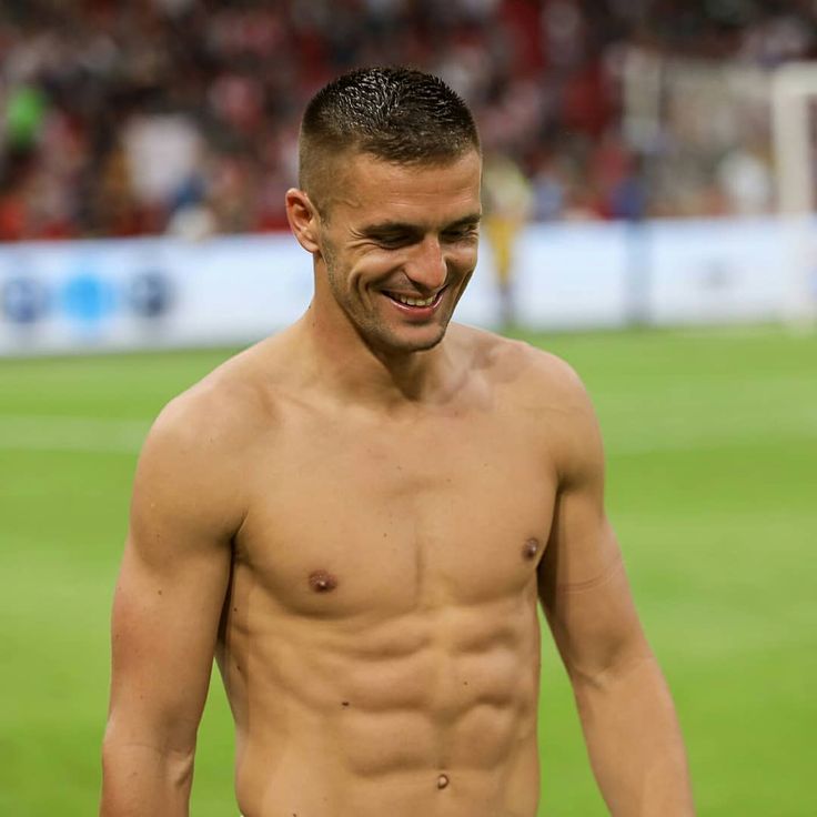 Fenerbahçe'nin Yeni Yıldızı: Dušan Tadić Tarih Yazdı Fenerbahçe'nin Yeni Yıldızı: Dušan Tadić Tarih Yazdı