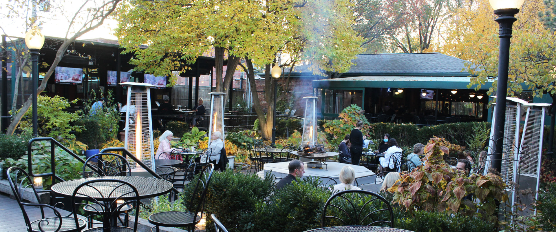 Find The Perfect Spot: Outdoor Dining Options In Manhattan Find The Perfect Spot: Outdoor Dining Options In Manhattan