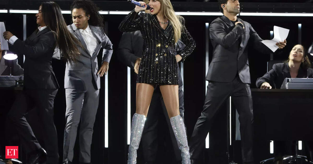 First Look: Taylor Swift Teases Reputation (Taylor's Version) First Look: Taylor Swift Teases Reputation (Taylor's Version)