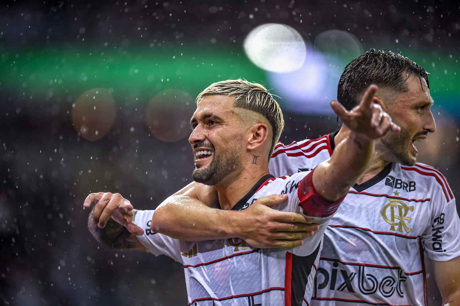 Flamengo Vence Grêmio Com Dois Gols De Arrascaeta No Brasileirão Flamengo Vence Grêmio Com Dois Gols De Arrascaeta No Brasileirão