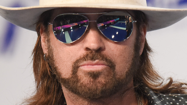 Fra Skilsmisse Til Ny Kjærlighet: Billy Ray Cyrus' Reise Fra Skilsmisse Til Ny Kjærlighet: Billy Ray Cyrus' Reise