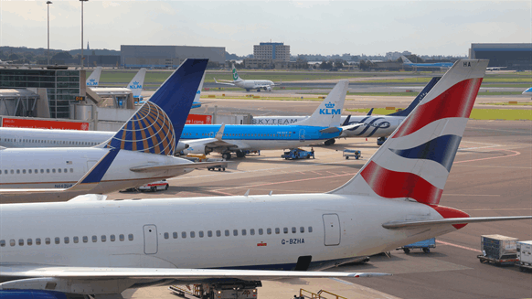 Fuel Hedging Strategies: How Airlines Mitigate Oil Price Risks Fuel Hedging Strategies: How Airlines Mitigate Oil Price Risks