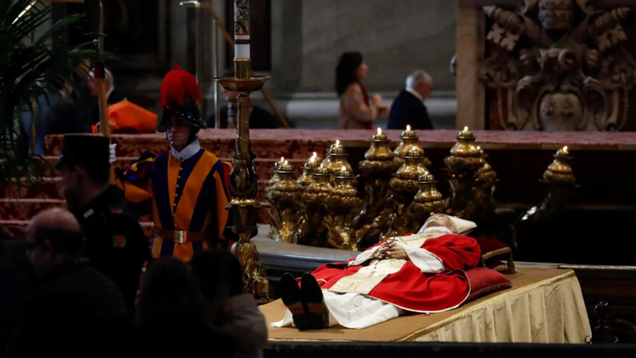 Funeral Do Papa Francisco: Fiéis Passam A Noite Nas Ruas De Roma Funeral Do Papa Francisco: Fiéis Passam A Noite Nas Ruas De Roma