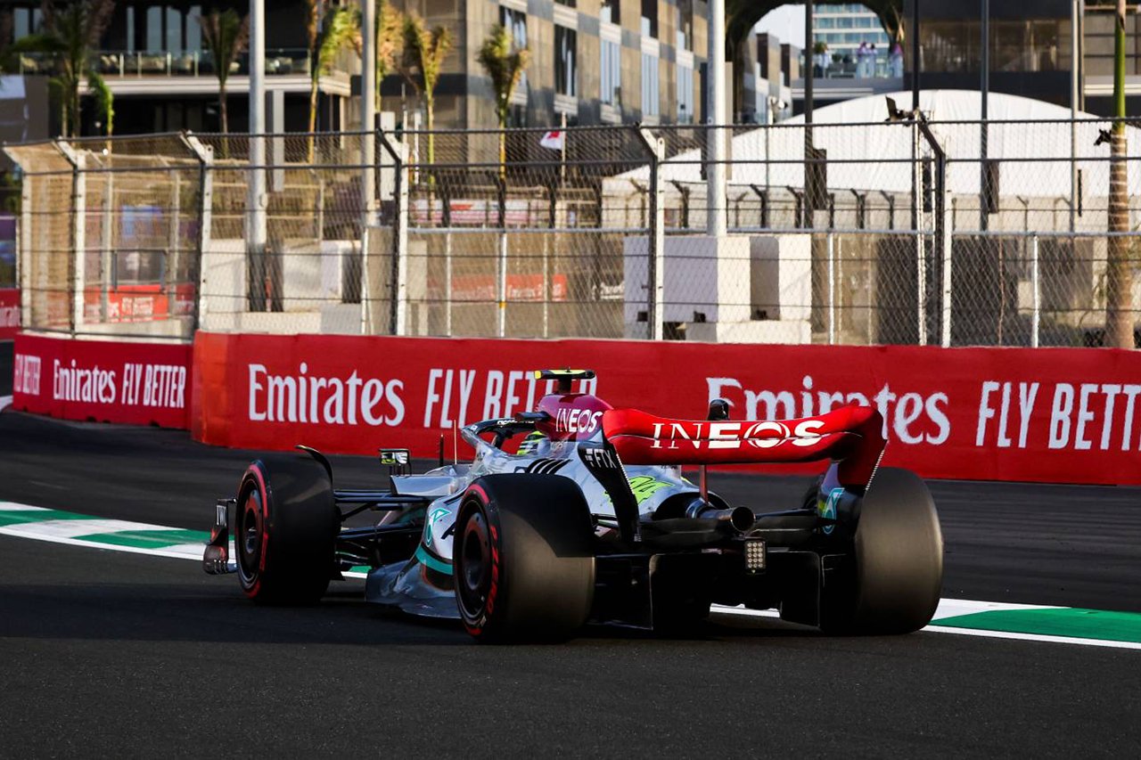 George Russell's Crucial Decision: Solving Mercedes' Key Flaw George Russell's Crucial Decision: Solving Mercedes' Key Flaw