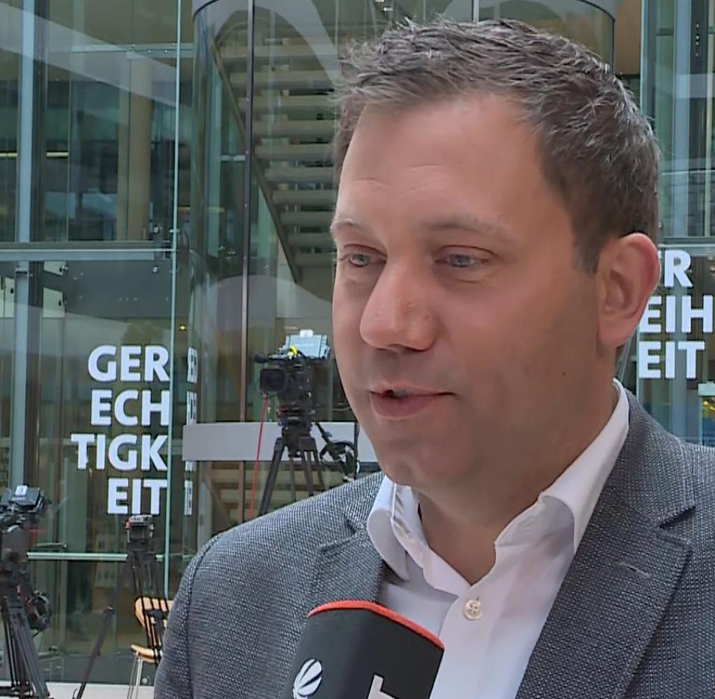 German Politician Lars Klingbeil Honored For Animal Welfare Work German Politician Lars Klingbeil Honored For Animal Welfare Work