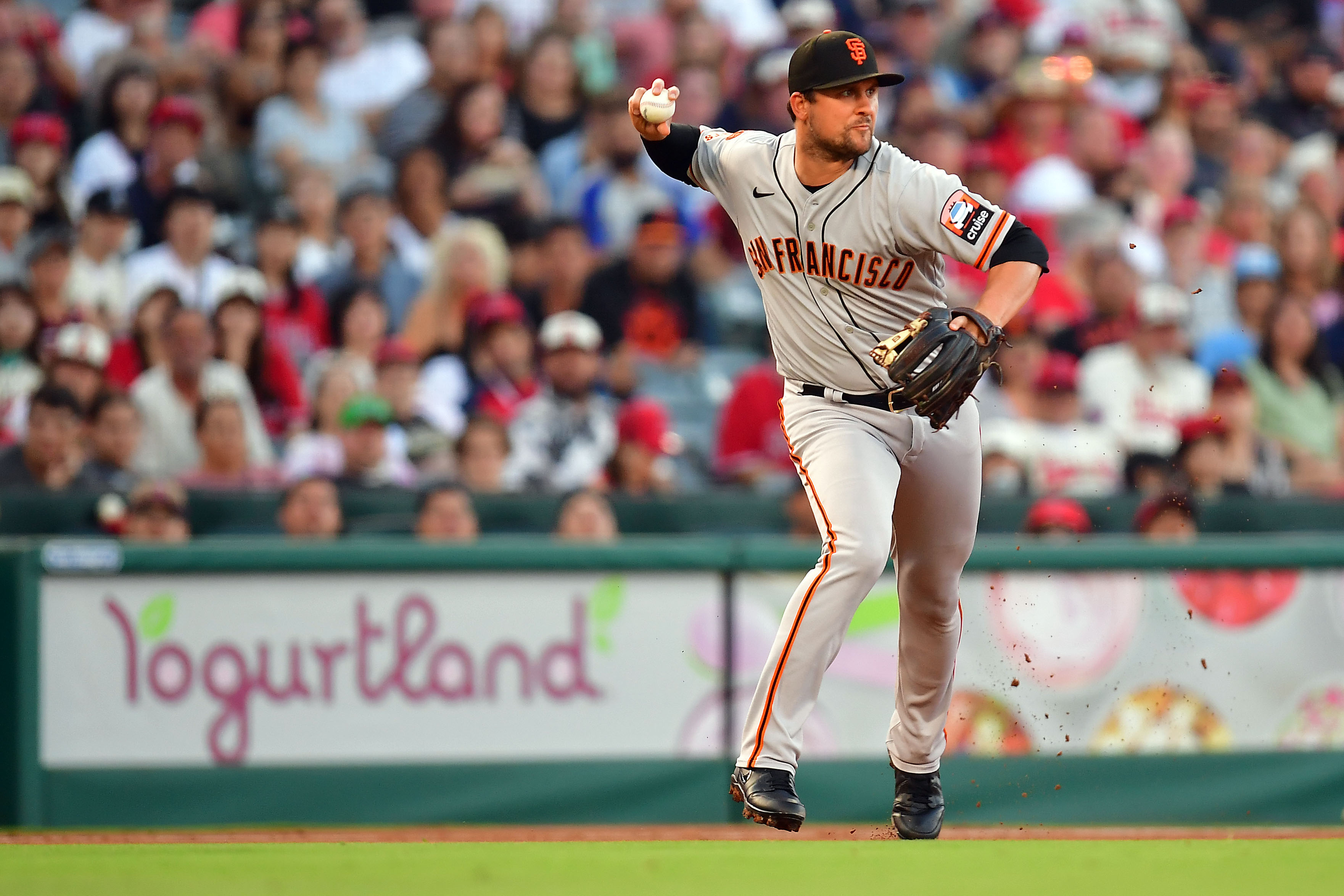 Giants Defeat Angels Despite Trout's Two-Home-Run Performance Giants Defeat Angels Despite Trout's Two-Home-Run Performance