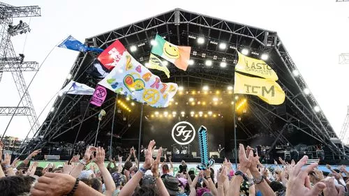 Glastonbury Festival Resale Chaos: Fans Battle For Tickets Glastonbury Festival Resale Chaos: Fans Battle For Tickets