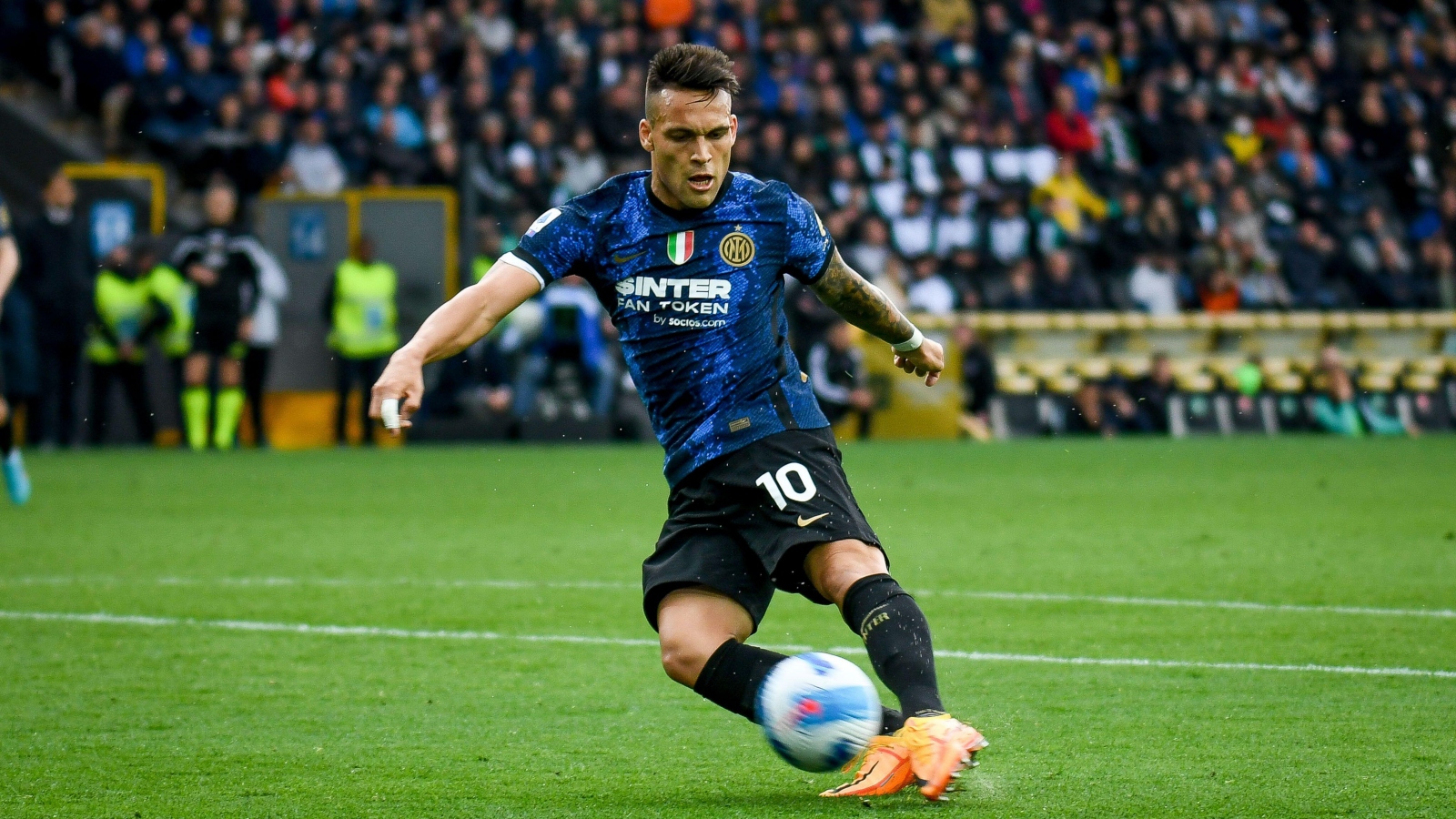 Gunners' Striker Transfer Worry: Liverpool Poised To Sign Star Gunners' Striker Transfer Worry: Liverpool Poised To Sign Star