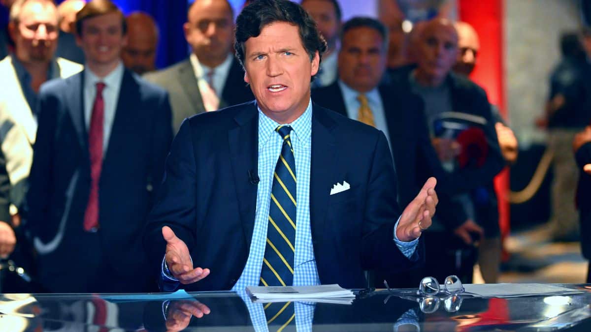 Gwen Stefani And Tucker Carlson: Christian Faith Ignites Political Debate Gwen Stefani And Tucker Carlson: Christian Faith Ignites Political Debate