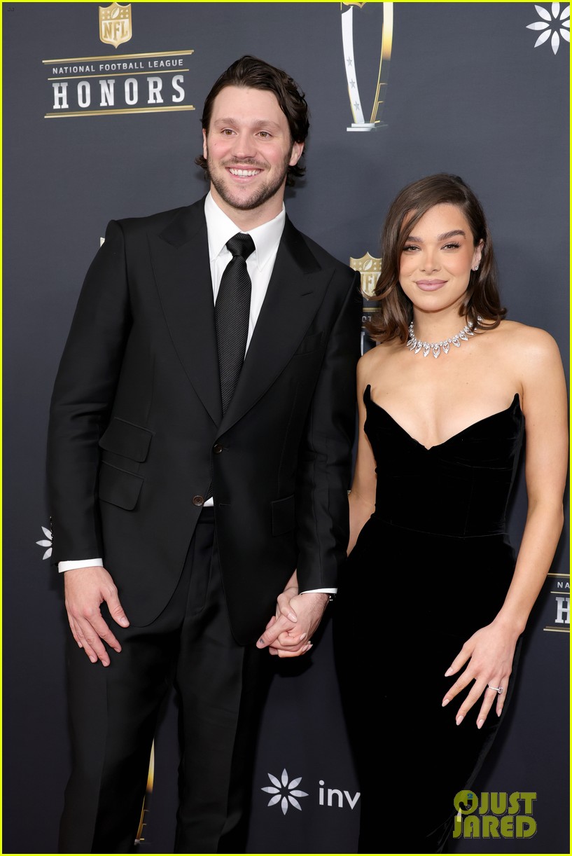 Hailee Steinfeld And Josh Allen: Wedding Plans On Hold, Proposal Details Revealed Hailee Steinfeld And Josh Allen: Wedding Plans On Hold, Proposal Details Revealed