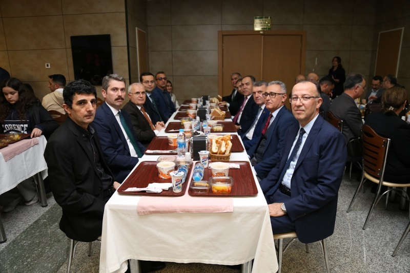 Hakkari'de Düzenlenen Hakim Ve Savcılar İftar Programı Hakkari'de Düzenlenen Hakim Ve Savcılar İftar Programı