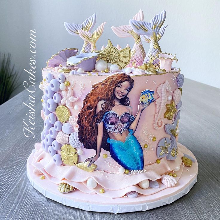 Halle Bailey's 25th Birthday: Cake, Cuteness, And Love Halle Bailey's 25th Birthday: Cake, Cuteness, And Love