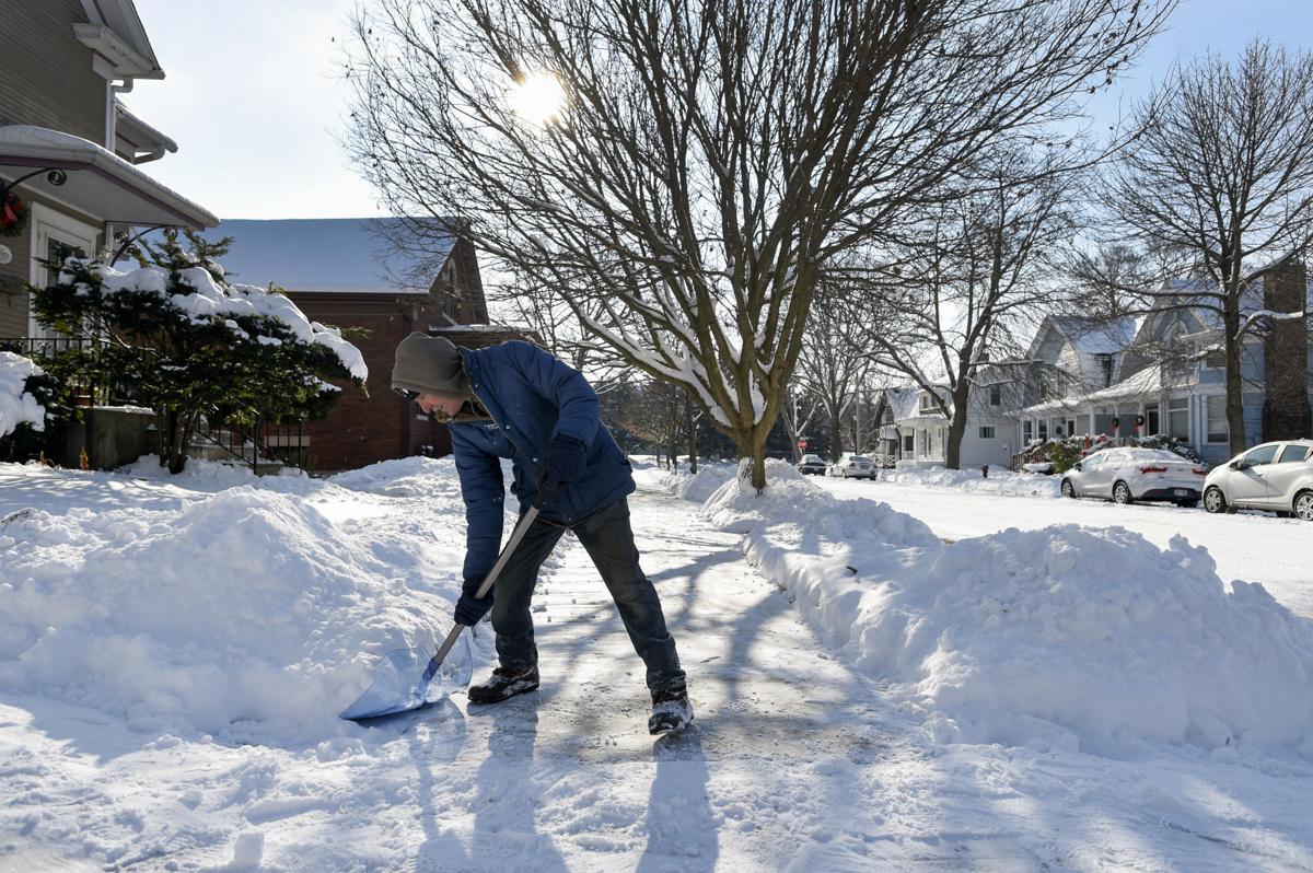 Heavy Snow Expected Tuesday: Four Inches Plus, Freeze Warning Issued Heavy Snow Expected Tuesday: Four Inches Plus, Freeze Warning Issued