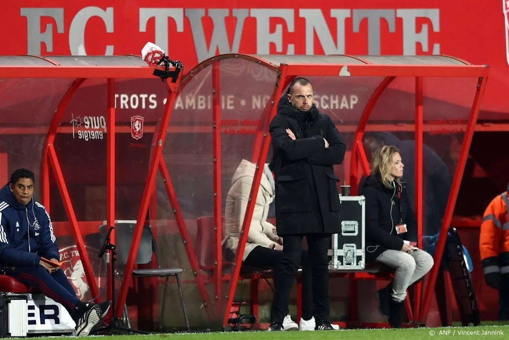 Heitinga: Topkandidaat Voor Ajax-trainerschap