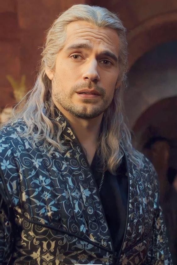 Henry Cavill's Obsession: A Fantasy Show Surpassing The Witcher? Henry Cavill's Obsession: A Fantasy Show Surpassing The Witcher?