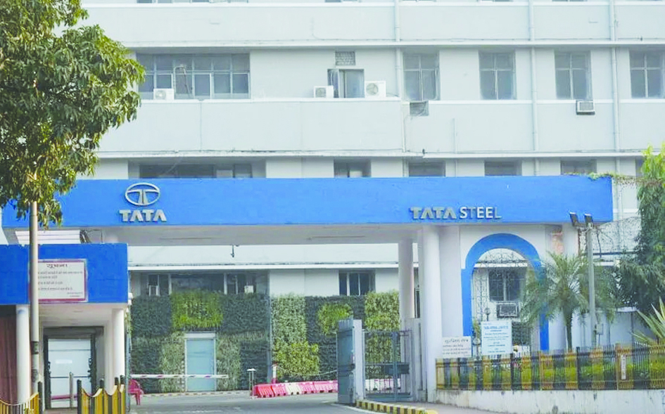 Hollywood Star's Generous ₹8.7 Crore Gift Following Tata Steel Layoffs Hollywood Star's Generous ₹8.7 Crore Gift Following Tata Steel Layoffs