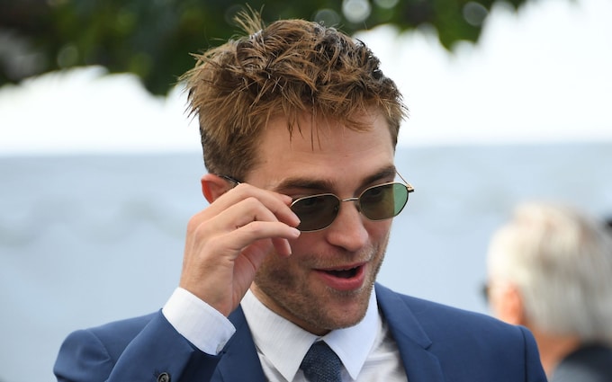 How Robert Pattinson Uses Accents To Shape His Character In Mickey 17 How Robert Pattinson Uses Accents To Shape His Character In Mickey 17