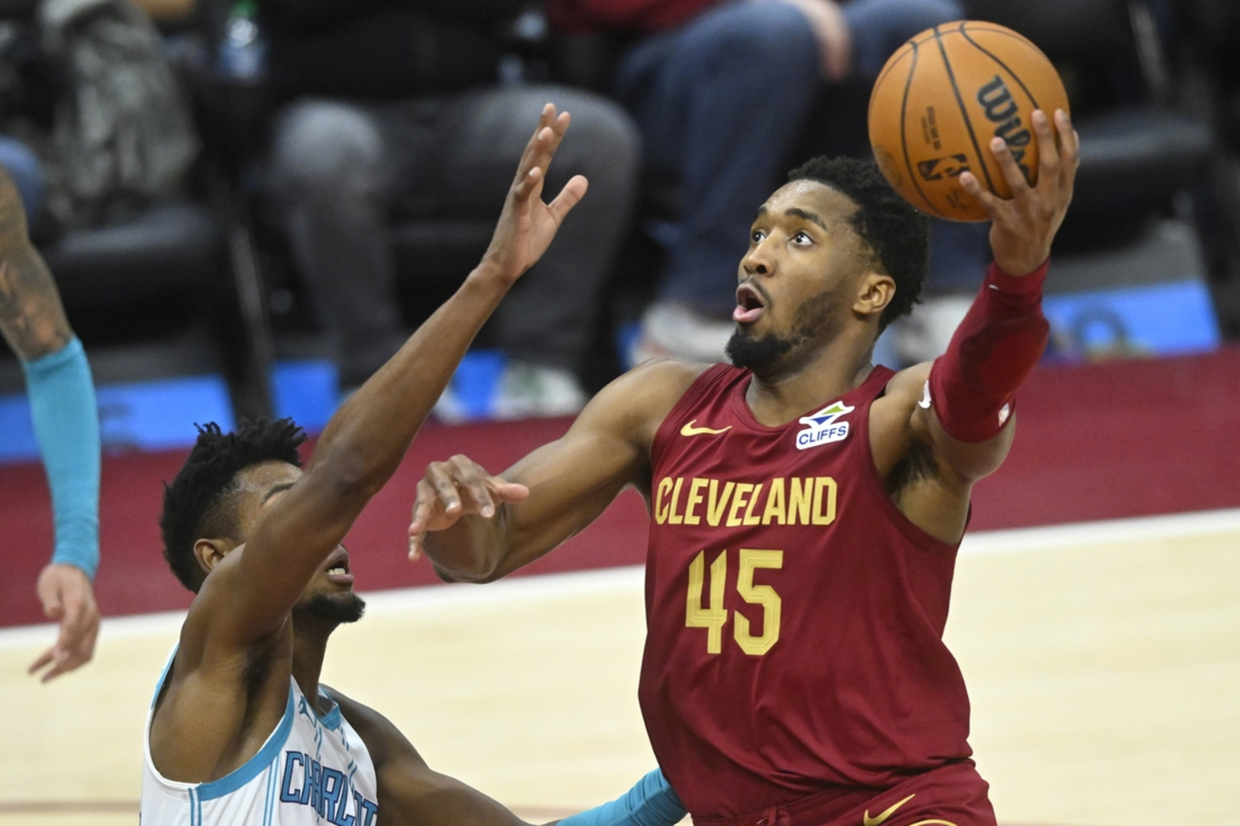 Hunter's 32 Points Power Cavaliers To 10th Straight Win Hunter's 32 Points Power Cavaliers To 10th Straight Win