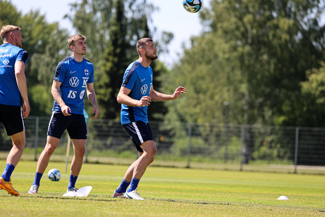 Huuhkajat-kaksikko Källman Ja Hoskonen Lähtevät Puolasta Huuhkajat-kaksikko Källman Ja Hoskonen Lähtevät Puolasta