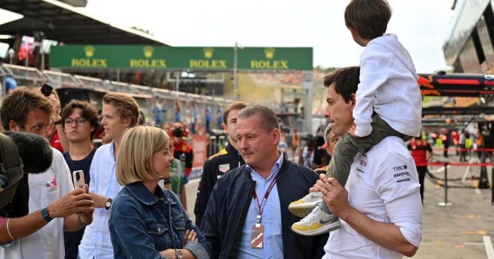 Η Mercedes Και Η Στρατηγική Της Απέναντι Στον Verstappen. Η Mercedes Και Η Στρατηγική Της Απέναντι Στον Verstappen.