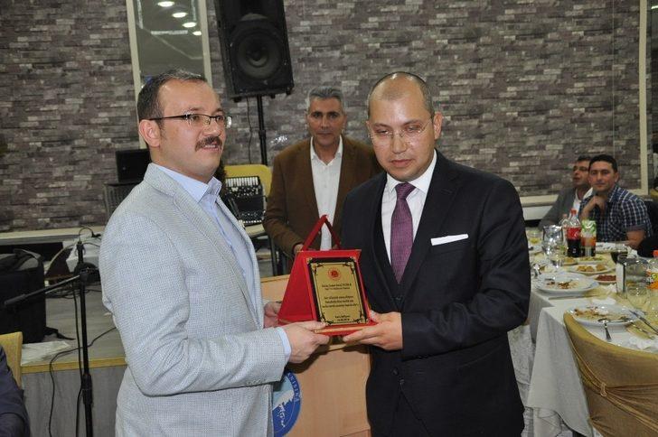 İftar Programı: Hakkari'deki Hakim Ve Savcılar Bir Araya Geldi İftar Programı: Hakkari'deki Hakim Ve Savcılar Bir Araya Geldi