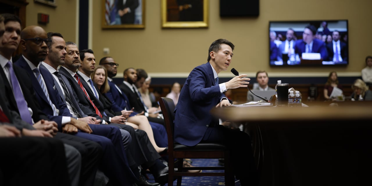Instagram's Survival Strategy: CEO's Testimony Highlights TikTok's Impact Instagram's Survival Strategy: CEO's Testimony Highlights TikTok's Impact