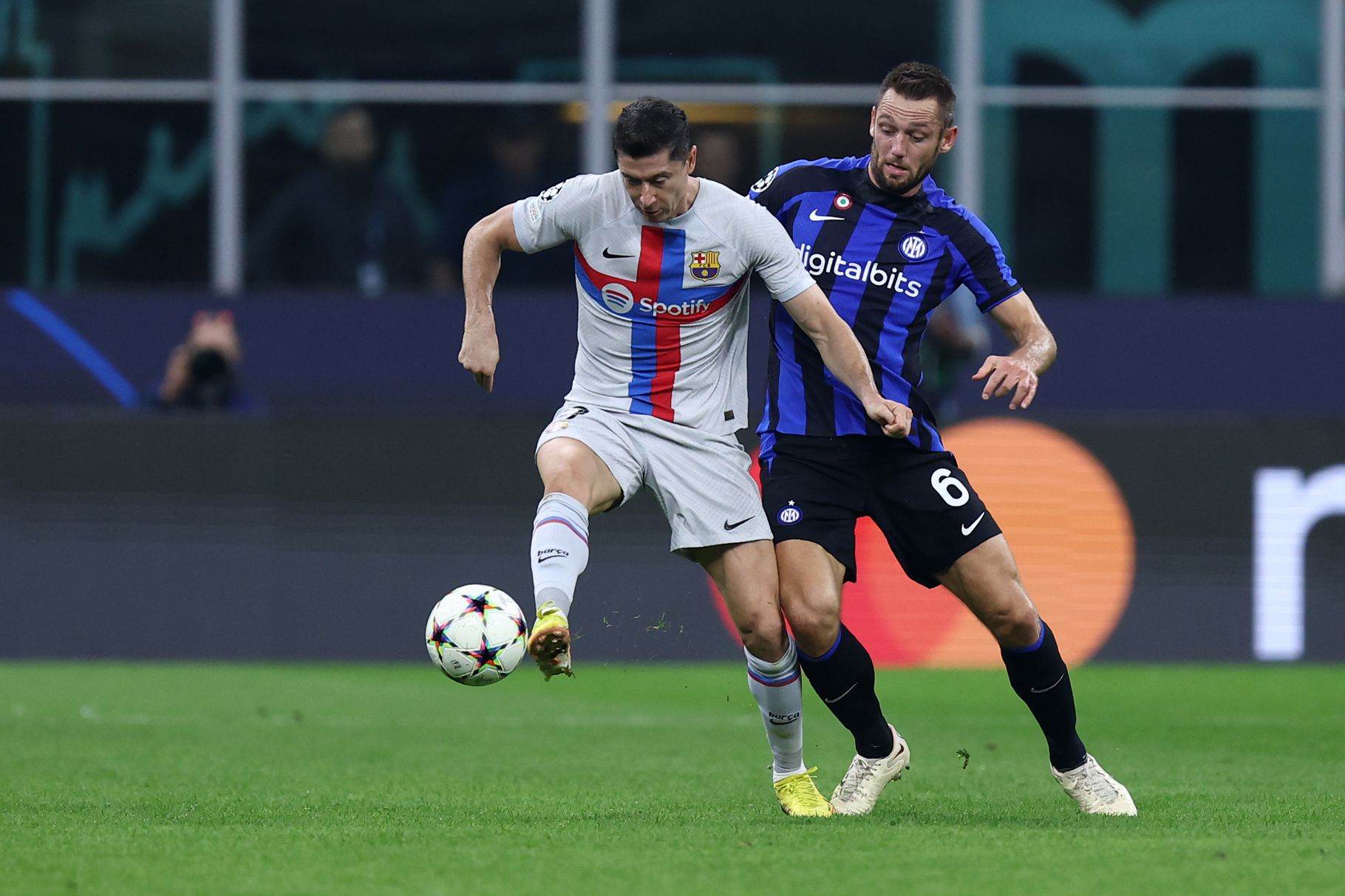 Inter Milan's Thrilling Champions League Victory Over Barcelona Inter Milan's Thrilling Champions League Victory Over Barcelona