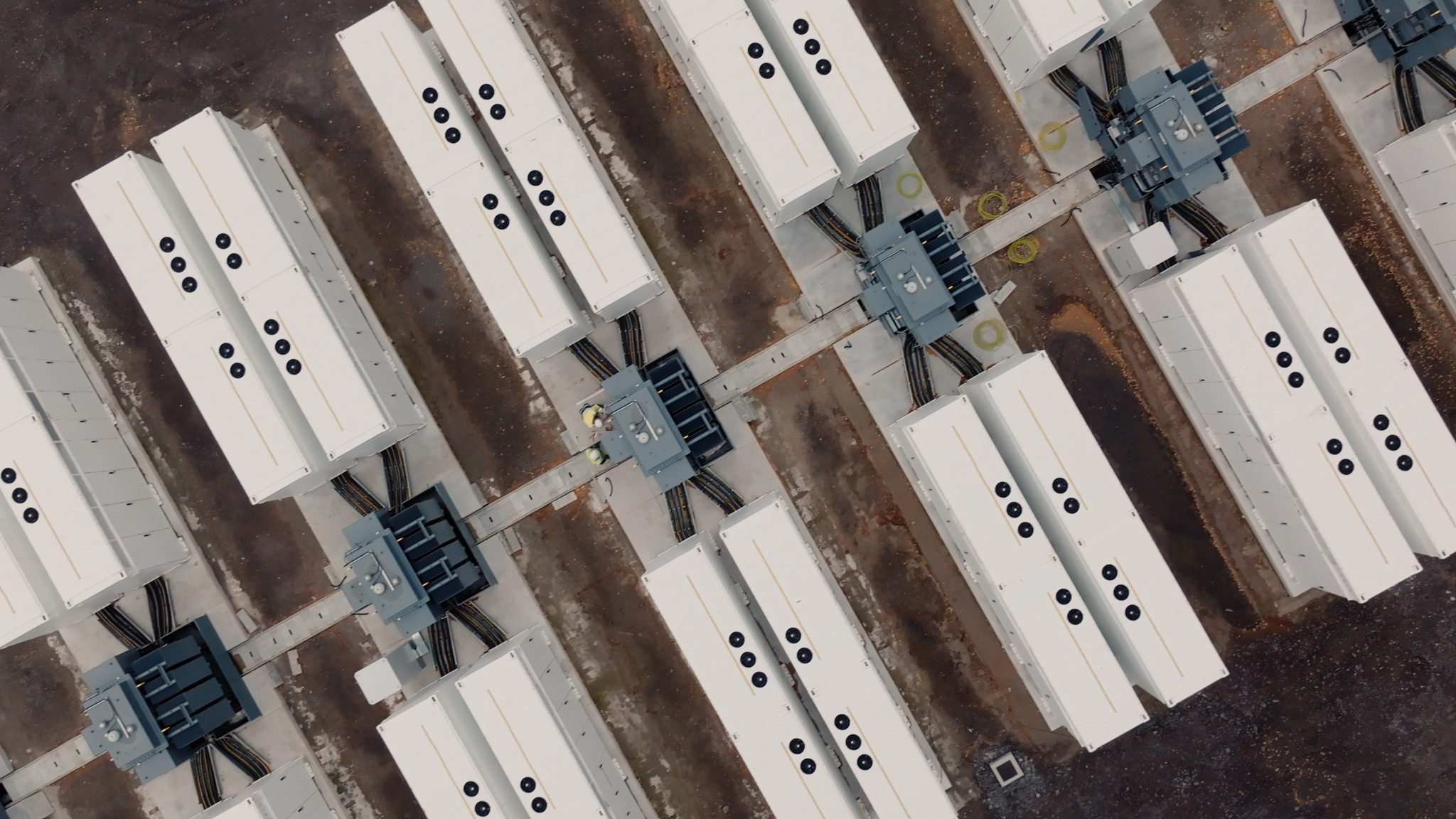 Investissement Énergétique Majeur: Eneco Inaugure Un Parc De Batteries À Au Roeulx Investissement Énergétique Majeur: Eneco Inaugure Un Parc De Batteries À Au Roeulx